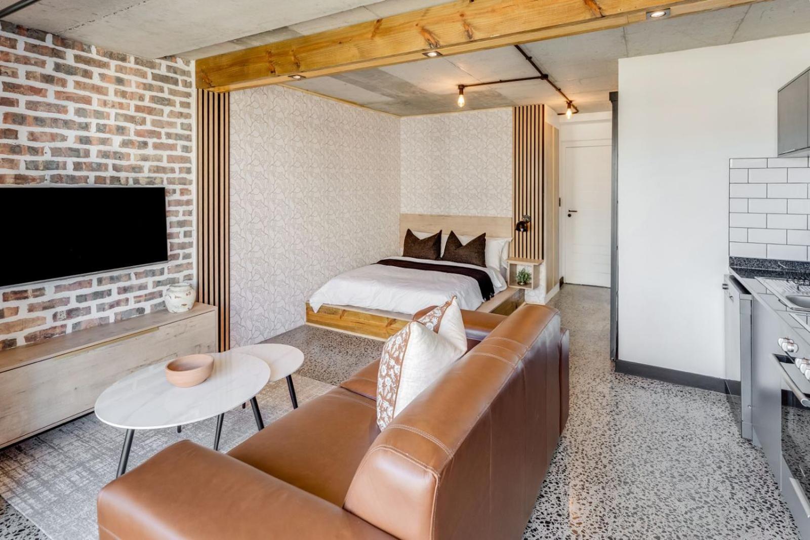 The Decade On White Soil Apartment *